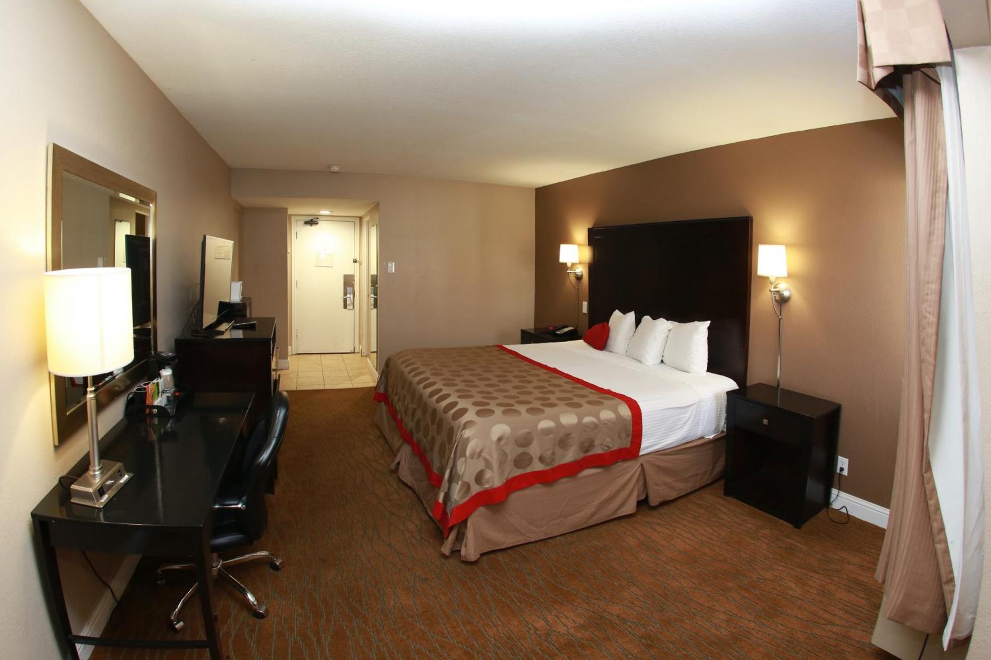 Hotel Ramada By Wyndham Fresno North Exterior foto