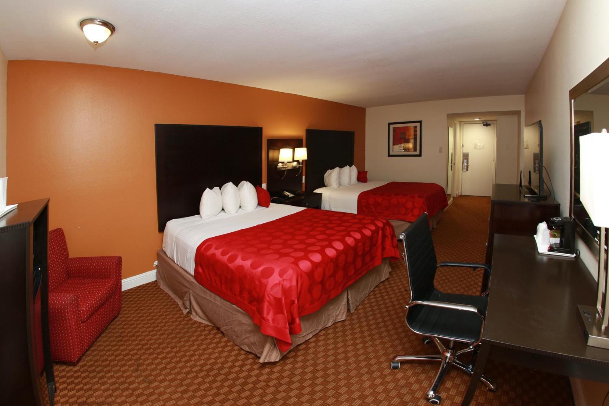 Hotel Ramada By Wyndham Fresno North Exterior foto