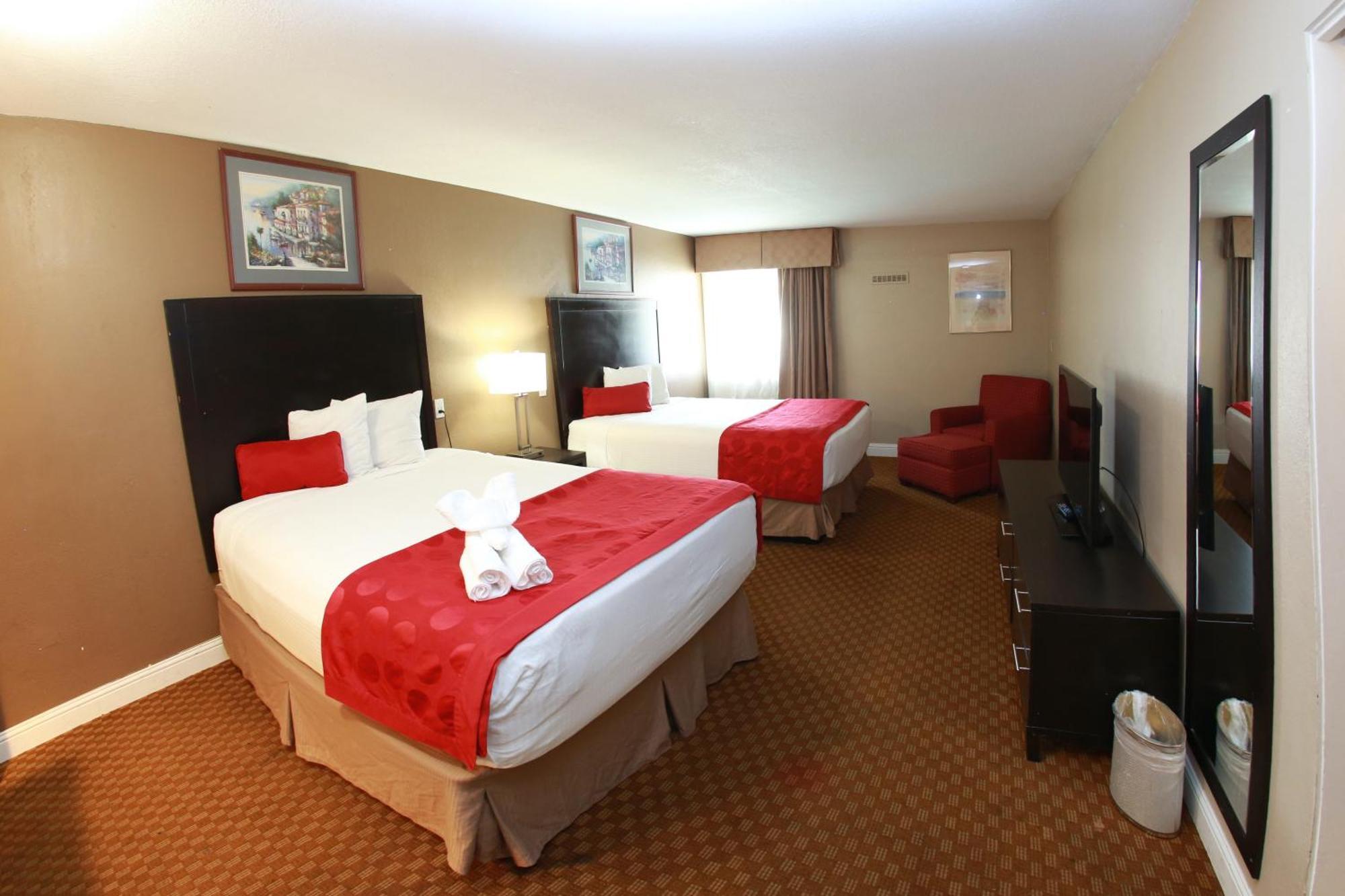 Hotel Ramada By Wyndham Fresno North Exterior foto
