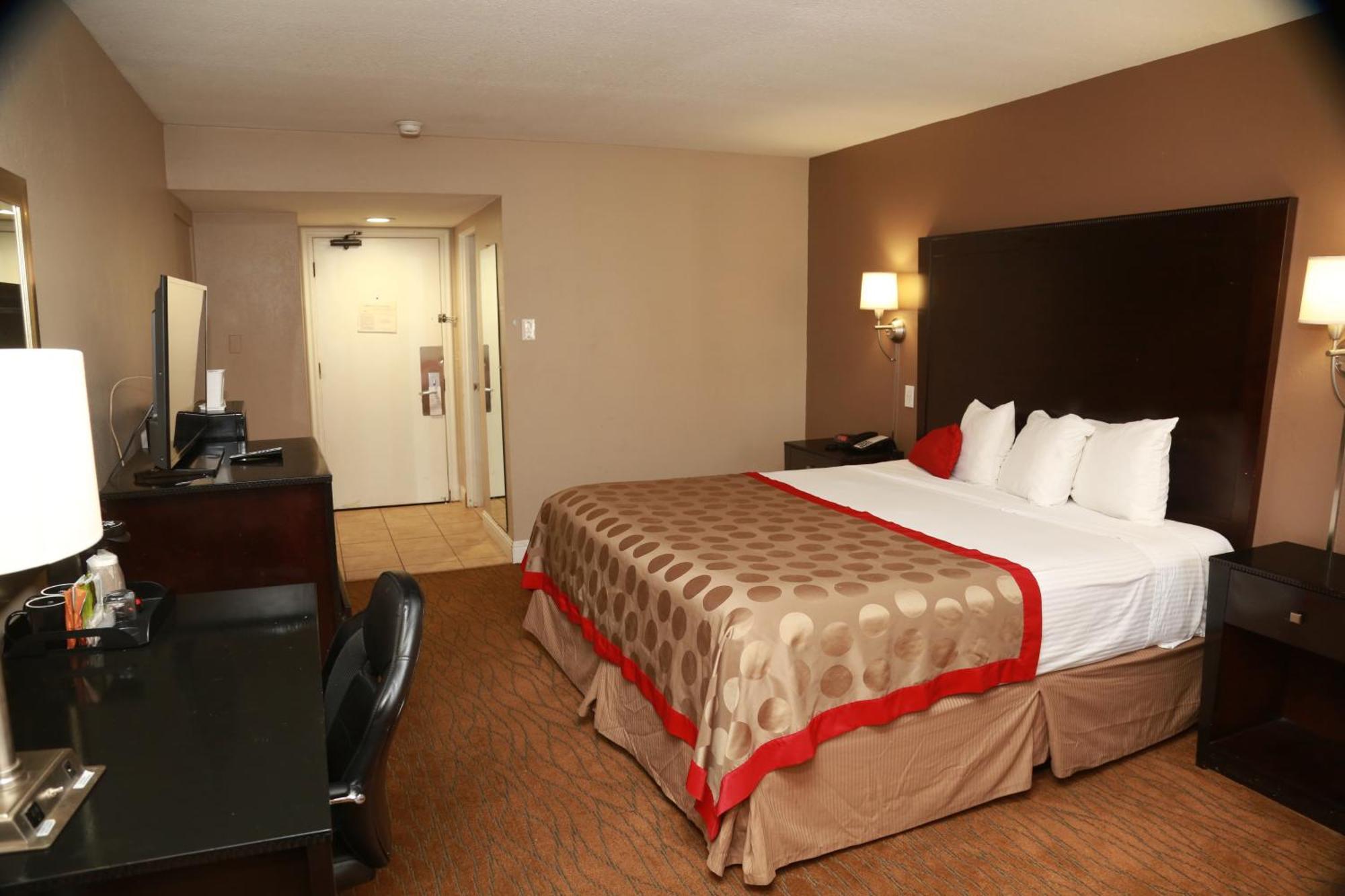 Hotel Ramada By Wyndham Fresno North Exterior foto