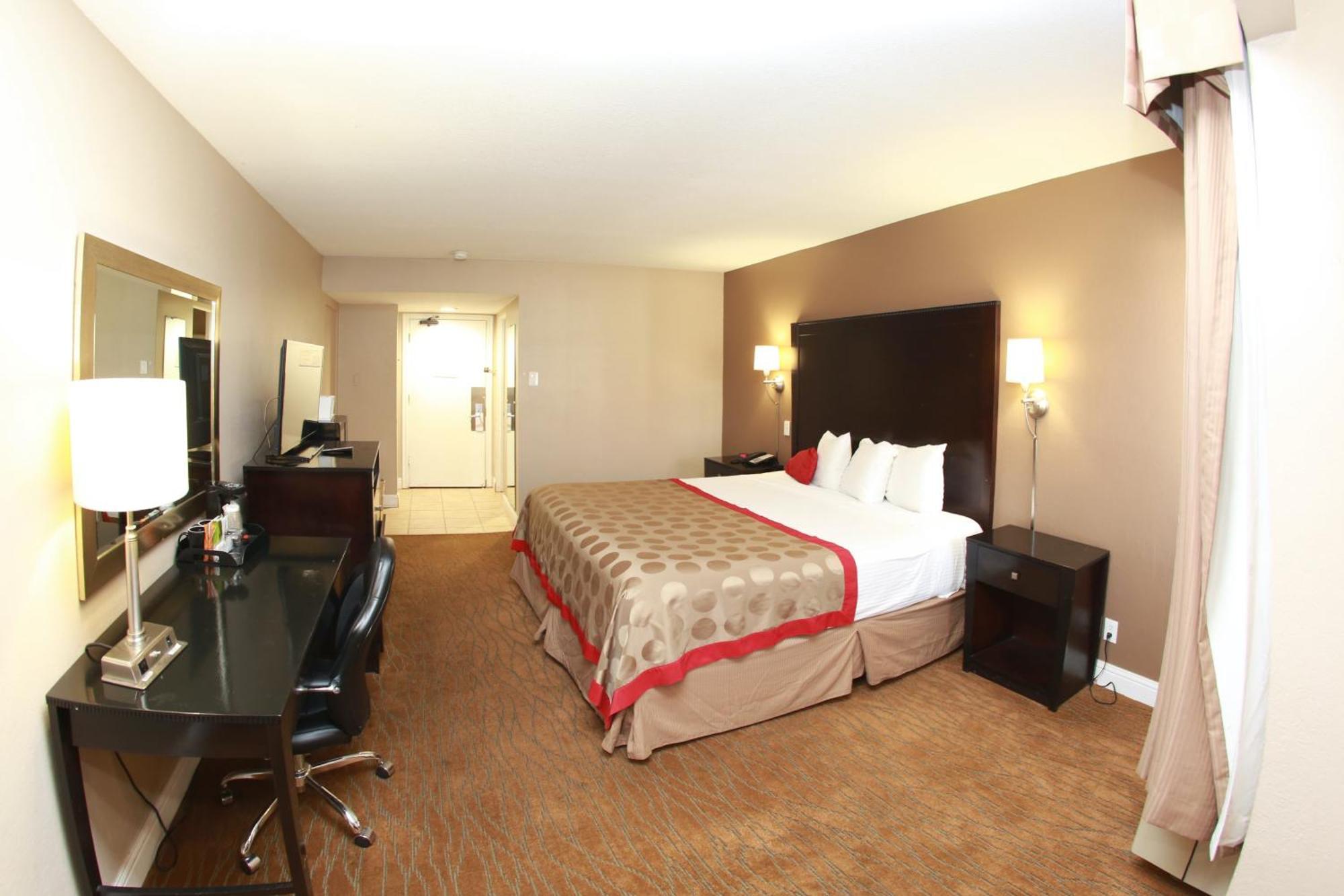 Hotel Ramada By Wyndham Fresno North Exterior foto