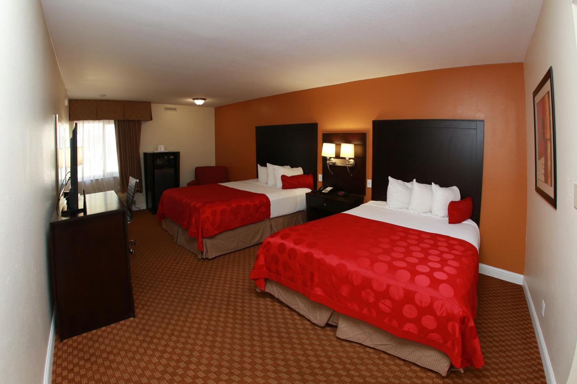 Hotel Ramada By Wyndham Fresno North Exterior foto