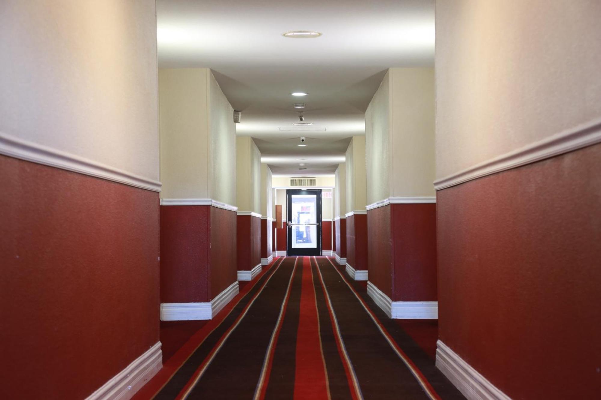 Hotel Ramada By Wyndham Fresno North Exterior foto