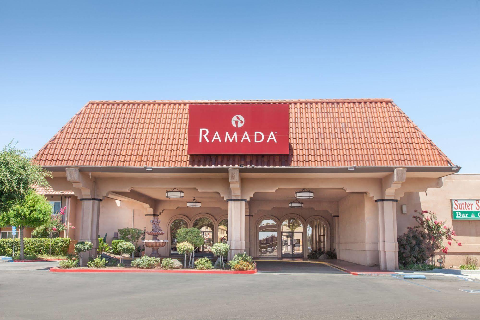 Hotel Ramada By Wyndham Fresno North Exterior foto